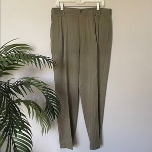 Tommy Bahama Olive Silk Chinos Relax Fit - Size 35